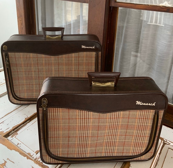 american tourister monarch
