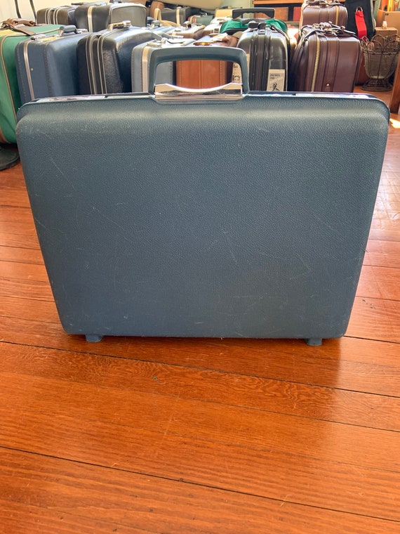 Vintage 1970’s Hardshell JC Penney Aspen Suitcase