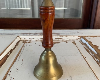 Campana de mano de latón vintage hecha en la India