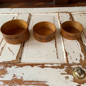 Vintage set of 3 Mid Century Snacking Nesting Bowls Peanuts Pretzels Potatoe Chips