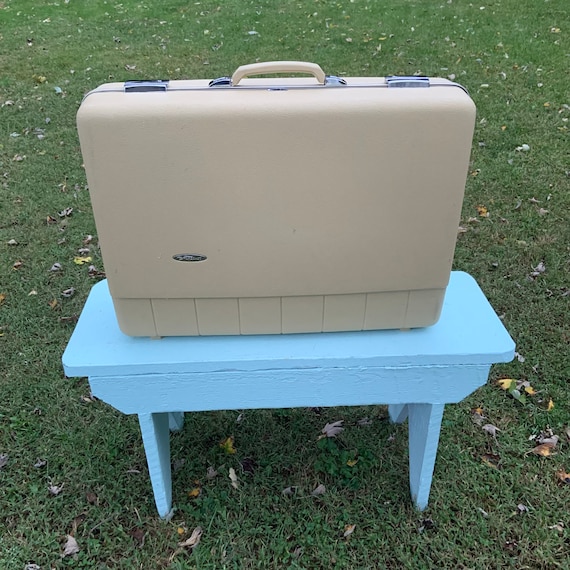 Vintage 1970’s Vintage Forecast Sears Suitcase Lug