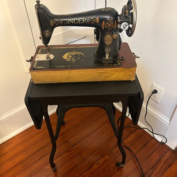 Vintage 1911 Singer Sewing Machine