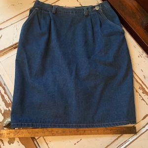 Vintage 1990’s PALMETTOS Classic Style Blue Denim Jean Skirt
