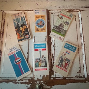 Vintage Old School opvouwbare wegenkaarten uit de jaren 60 en 70, regio New York, New Jersey