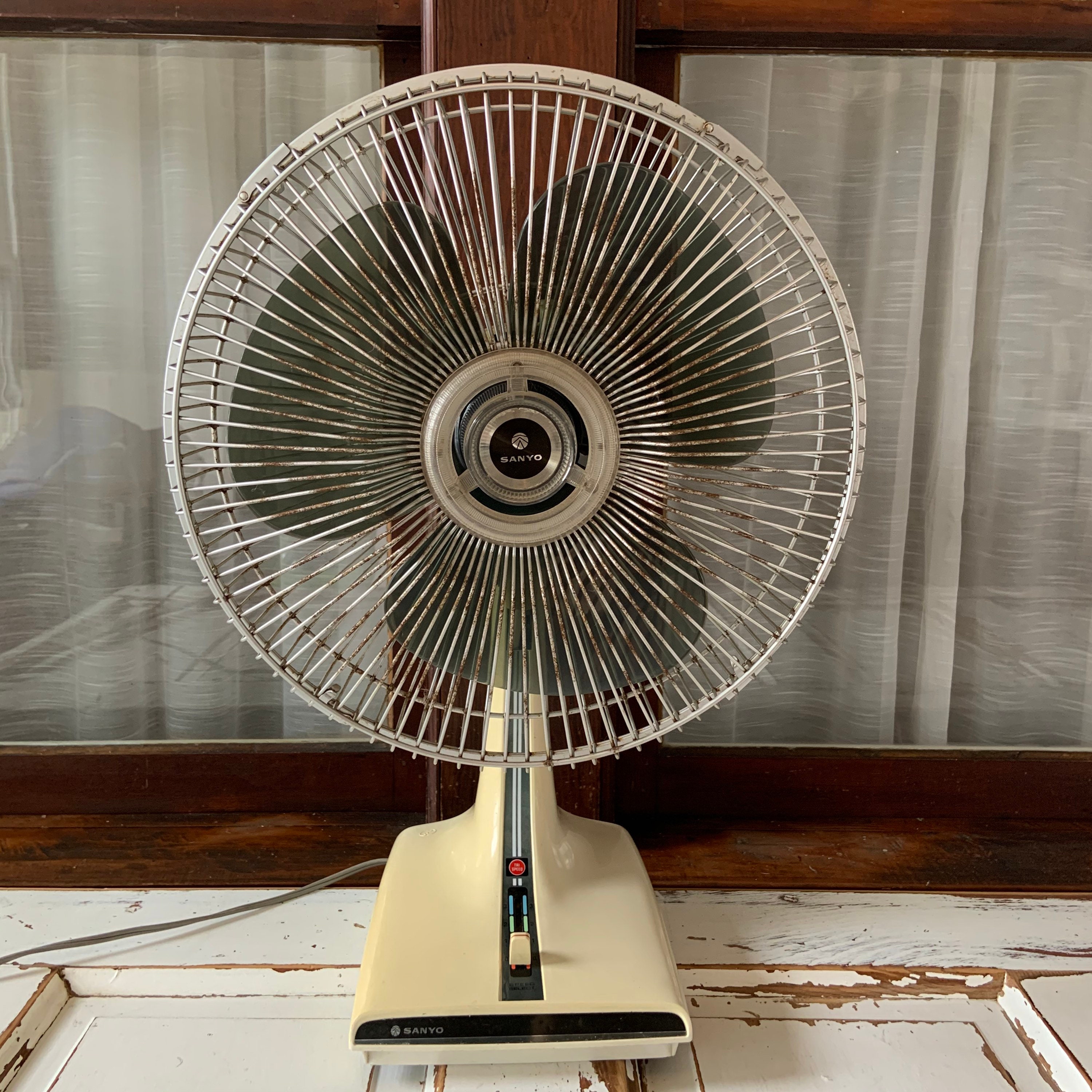 Vintage 1970's Sanyo 12” 3 Speed Oscillating Tabletop Fan - Etsy