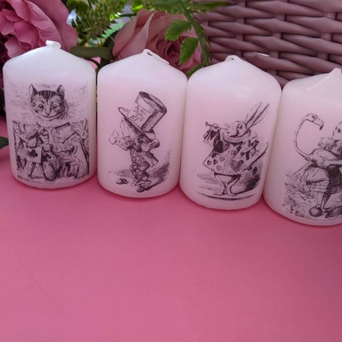 Bougies Alice au pays des merveilles : décorations miniatures pour le thé (Ensemble de 4)