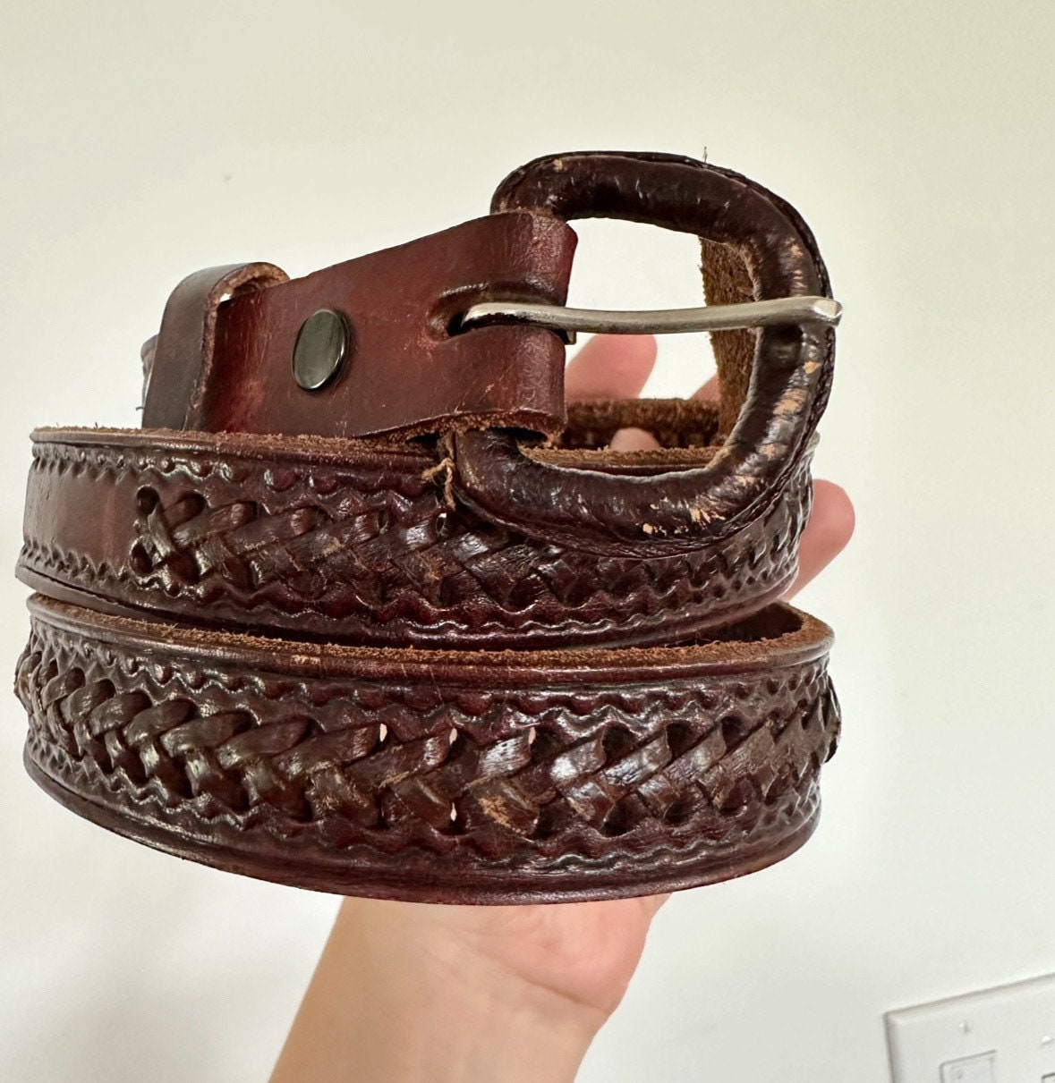 Vintage Woven Leather Belt Carved Wood Buckle Brown Boho Western Unisex S/M Vintage Carved belt leather brown natural neutral woven  main image 4