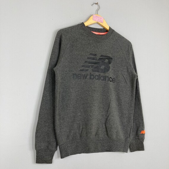 New balance top black jumper