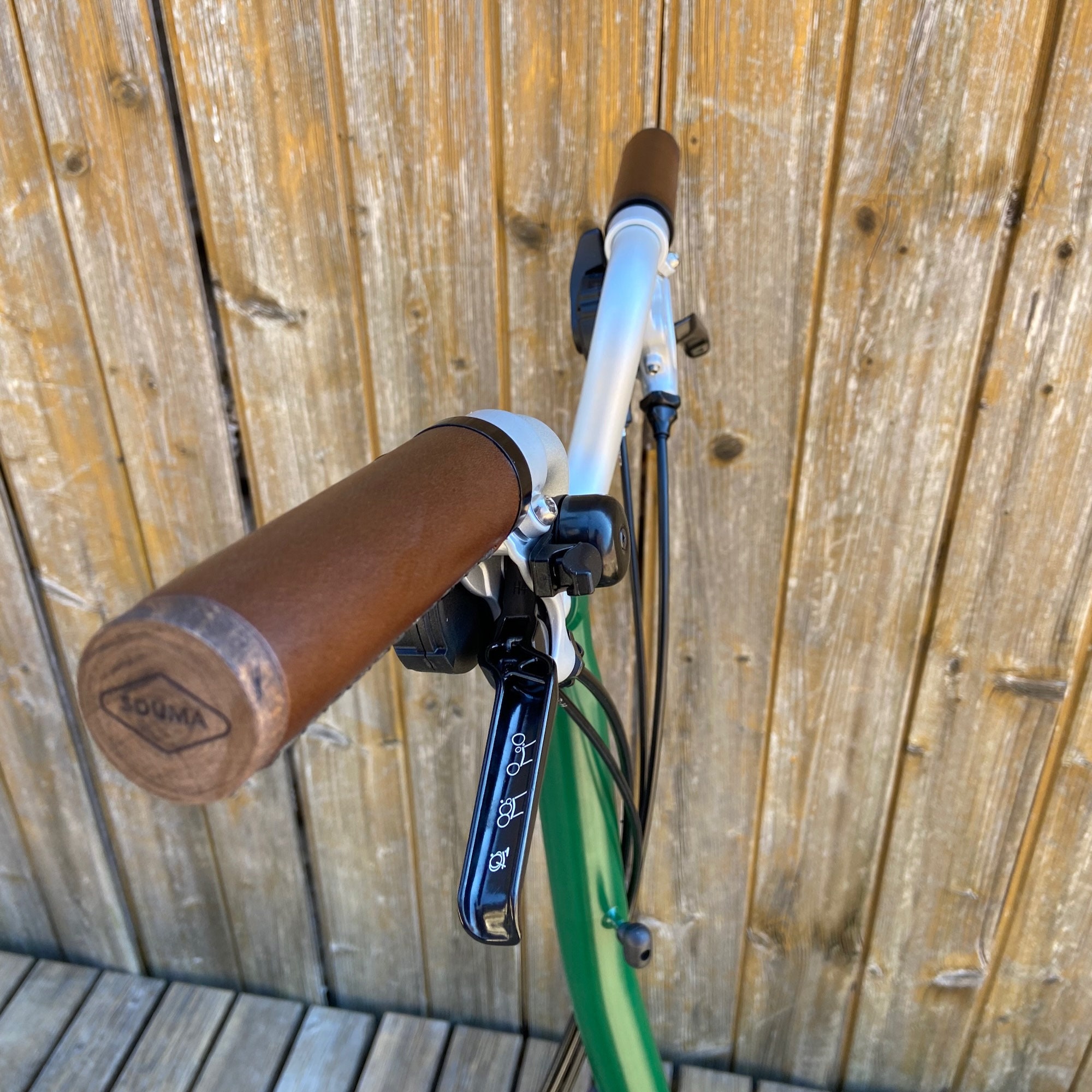 Poignées de guidon en cuir pour vélo Brompton Cuir pleine fleur, Poignée  pour vélo pliant Brompton -  France