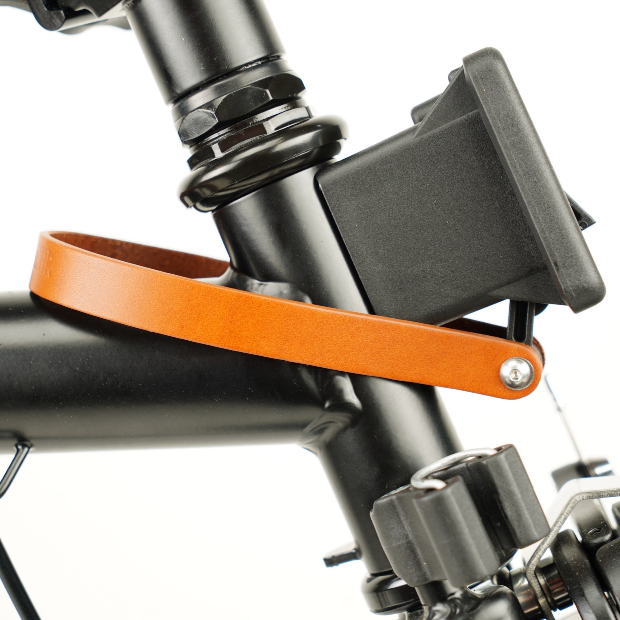 Sangle de transport avant en cuir pour vélo Brompton - France Sangle de transport avant en cuir pour vélo Brompton - France