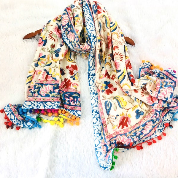 Weißer Baumwollschal mit Blumenmuster - Boho Strandschal - Geschenk für sie - Schal für Frauen - Handloom Baumwoll-Wrap - Baumwoll-Neckwrap