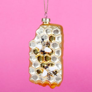 Bees on Honeycomb Shaped Hanging Decoration Christmas Tree Festive Bauble Ornament Bumble Bee Holiday Novelty Gift Personalised Name Charm