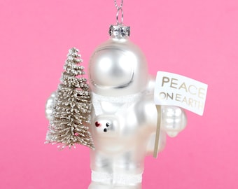 Peace on Earth Astronaut Bauble Hanging Decoration Festive Ornament Christmas Tree Xmas Novelty Gift Gold White Gold Space Travel