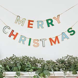 マルチカラーのメリークリスマスガーランド 2.5メートル クリスマス レインボーカード 吊り下げ装飾 バナー 旗飾り お祝い ホリデー デコレーション パーティーグッズ