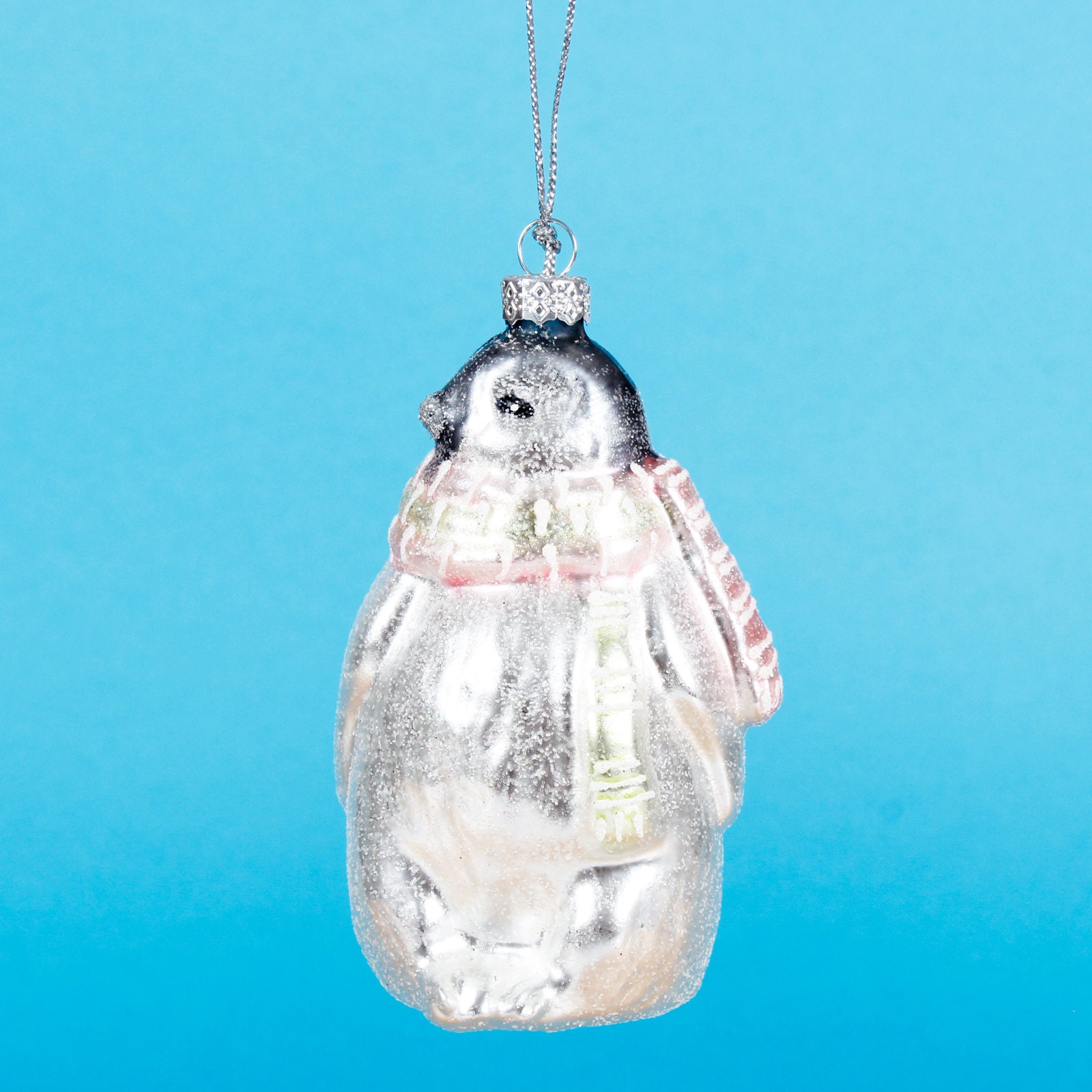 Decorazione invernale con pinguino