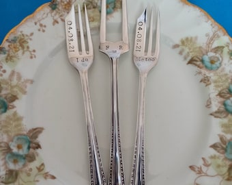 Pair of Wedding cake forks. And server. I do, Me too. Wedding Date. Vintage. Personalised handstamped gift, keepsake. His Hers, Bride Groom.