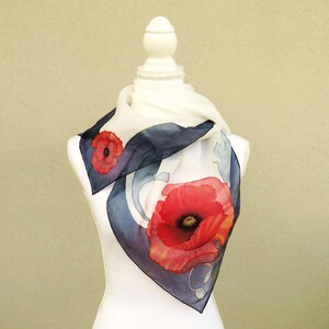 Foulard Donna Ricamato Con Fiori - Sciarpa In Seta Georgette 180x80 Cm, Stile Retrò Ed Elegante - Foto 8