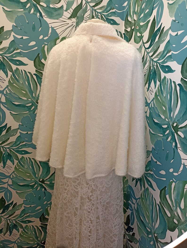 Cape et gilet de mariée amovibles fausse fourrure ivoire