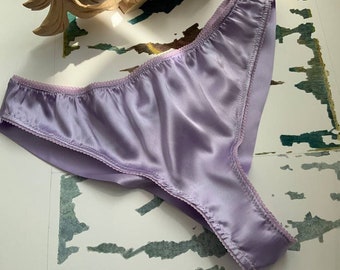 Braguita de seda morada para mujer