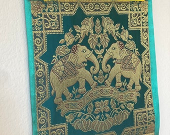 Grüner Seiden Elefant Wandbehang: Indischer Dekor Organizer
