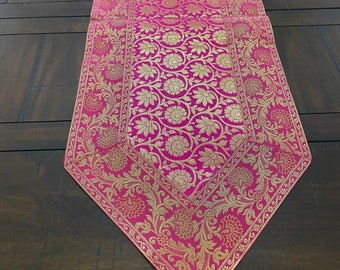 Rosa Tischläufer Brokat 14 x 80 Zoll Läufer Seide Schöne Fuchsia und Gold Läufer Formelle indische Dekor Boho Dekor Party Hochzeit Rani