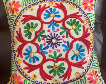 Bestickter Suzani Kissenbezug, Spiegel mit Blumenmuster (42 cm)