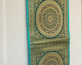 Kunstseide Mandala-Wandbehang: Grün & Gold, Boho-Dekor, hängender Organisator