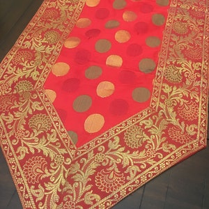Tischläufer Rot Seide Läufer Formelles Esszimmer Dekor Geschenk Indisches Dekor Festliches Dekor Rotgold Boho Dekor Geschenk Art Deco Home Party Dekor Boho