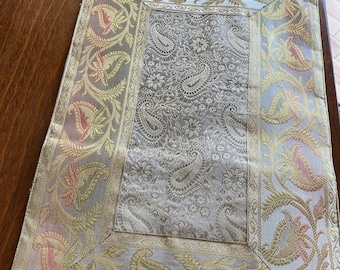 Brokat Tischset, Kunstseide Paisley Design (30,5 x 45 cm)