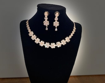 Gold Blumen Halskette Set: Cubic Zirkonia, Brautjungfer Schmuck, schönes Geschenk für Mutter