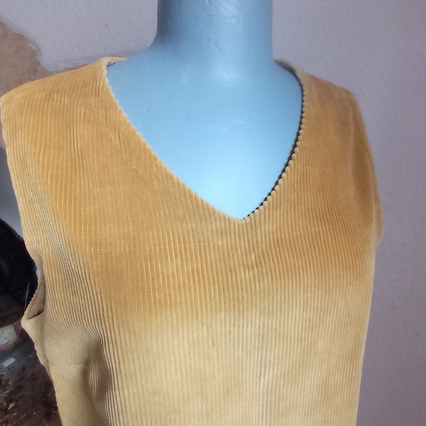 Robe vintage en velours côtelé 1970 jaune clair  fait main