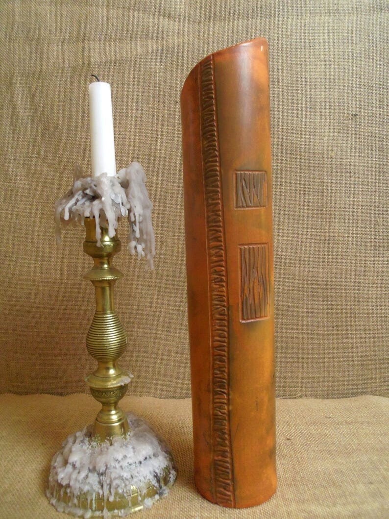 Vase Tube Ceramique Terre Sigillée Soliflore, Signé, Déco Mud Raku Ceramic Orange Engraved , Gravé