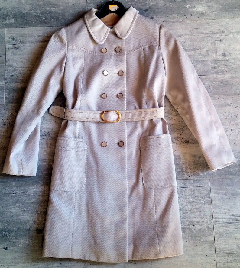Unique beige vintage coat, Unique shops beige vintage coat,