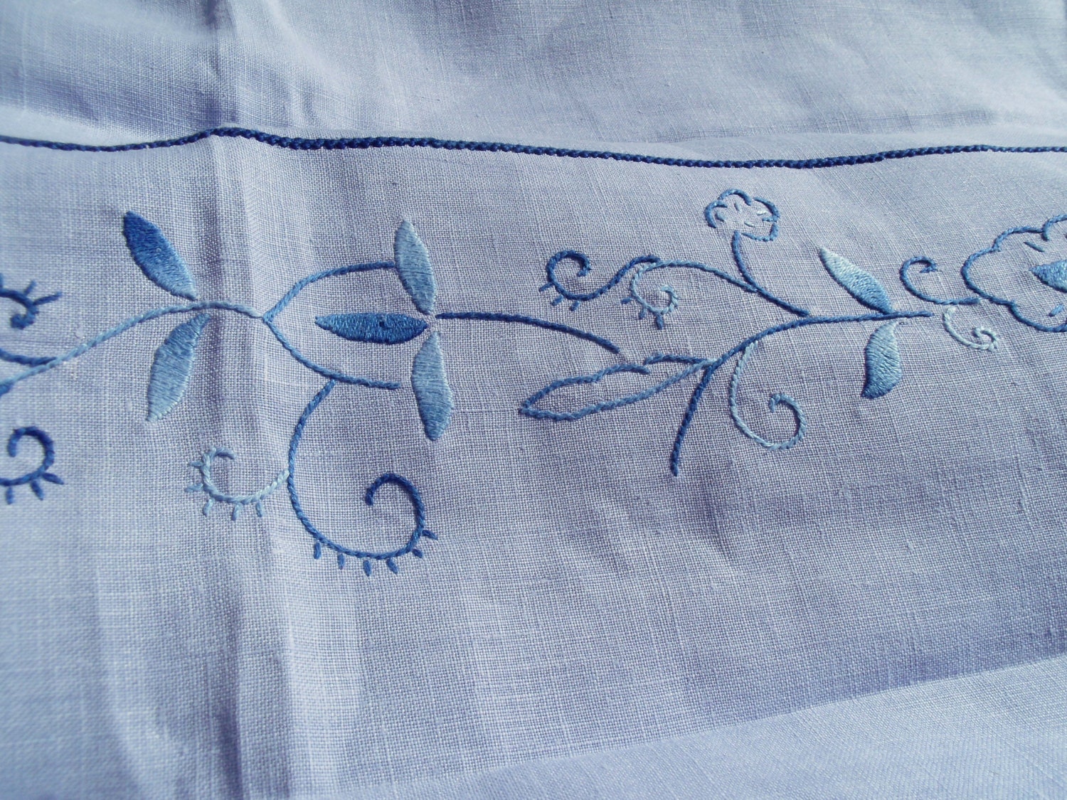 Vintage Tablecloth Lavender Blue Linen Embroidered Perforated Monogrammed Nappe Lin Brodée Ajourée M