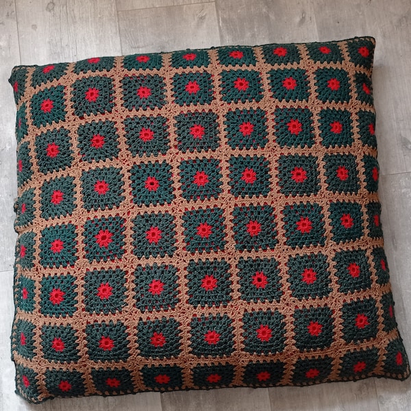 Grand coussin vintage vert et rouge granny square édredon