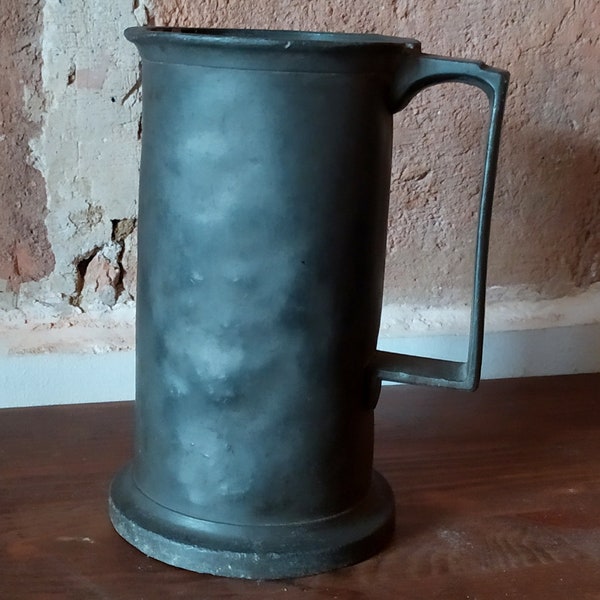 Antique french pewter cup vase with mark BELLAN CADET TOULOUSE 19th Ancienne mesure étain 19e vase 1litre