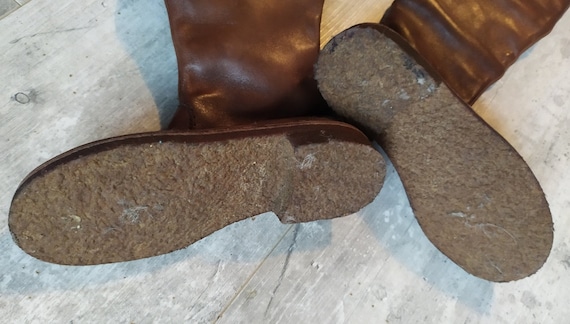 Belle paire de bottes vintage en cuir de marque P… - image 6