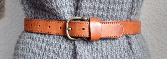 Petite ceinture vintage en cuir marron clair natu… - image 1