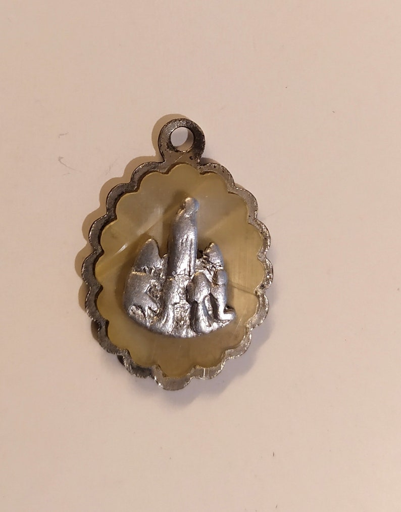 Médaille religieuse FATIMA vintage Religious medal image 1