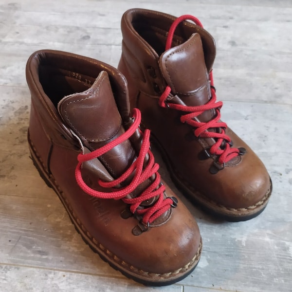 Rare paire de chaussures REGINETTA trekking randonnée montagne semelle FRIMONT taille 37 bottines cuir