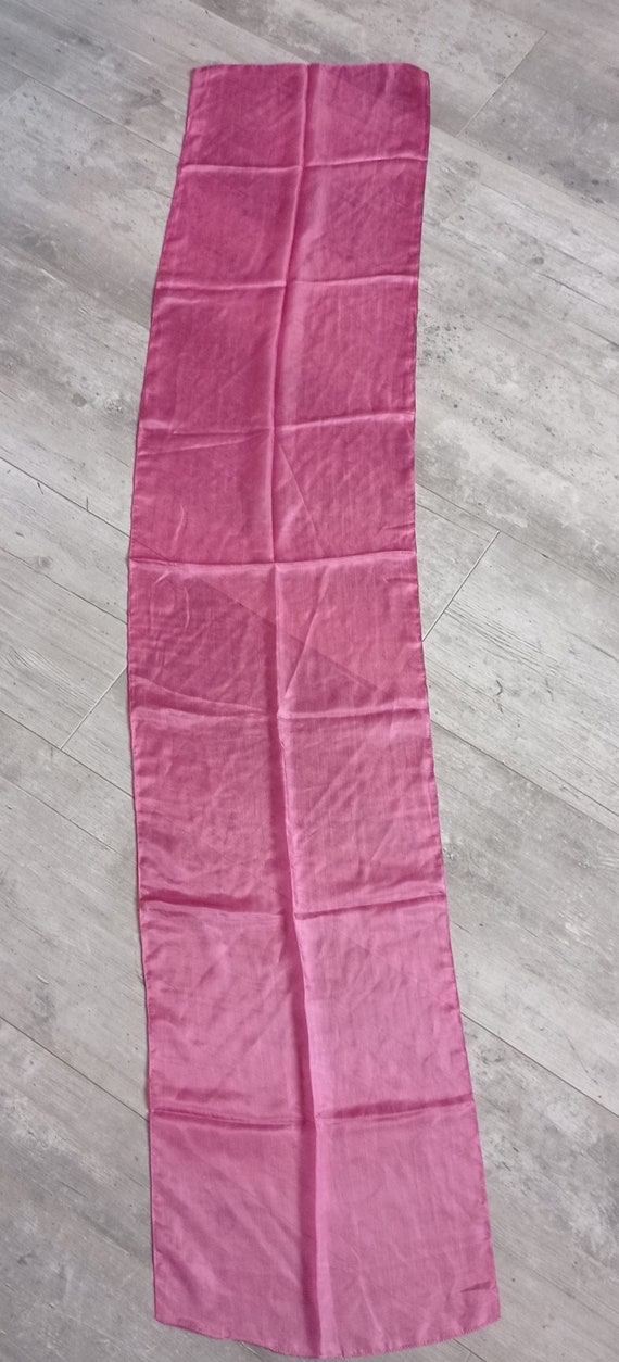 Longue écharpe vintage en soie rose