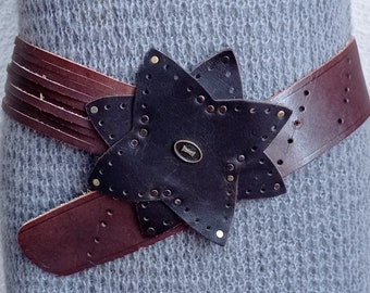 Cintura vintage larga da donna in pelle con fibbia a fiore 100 cm