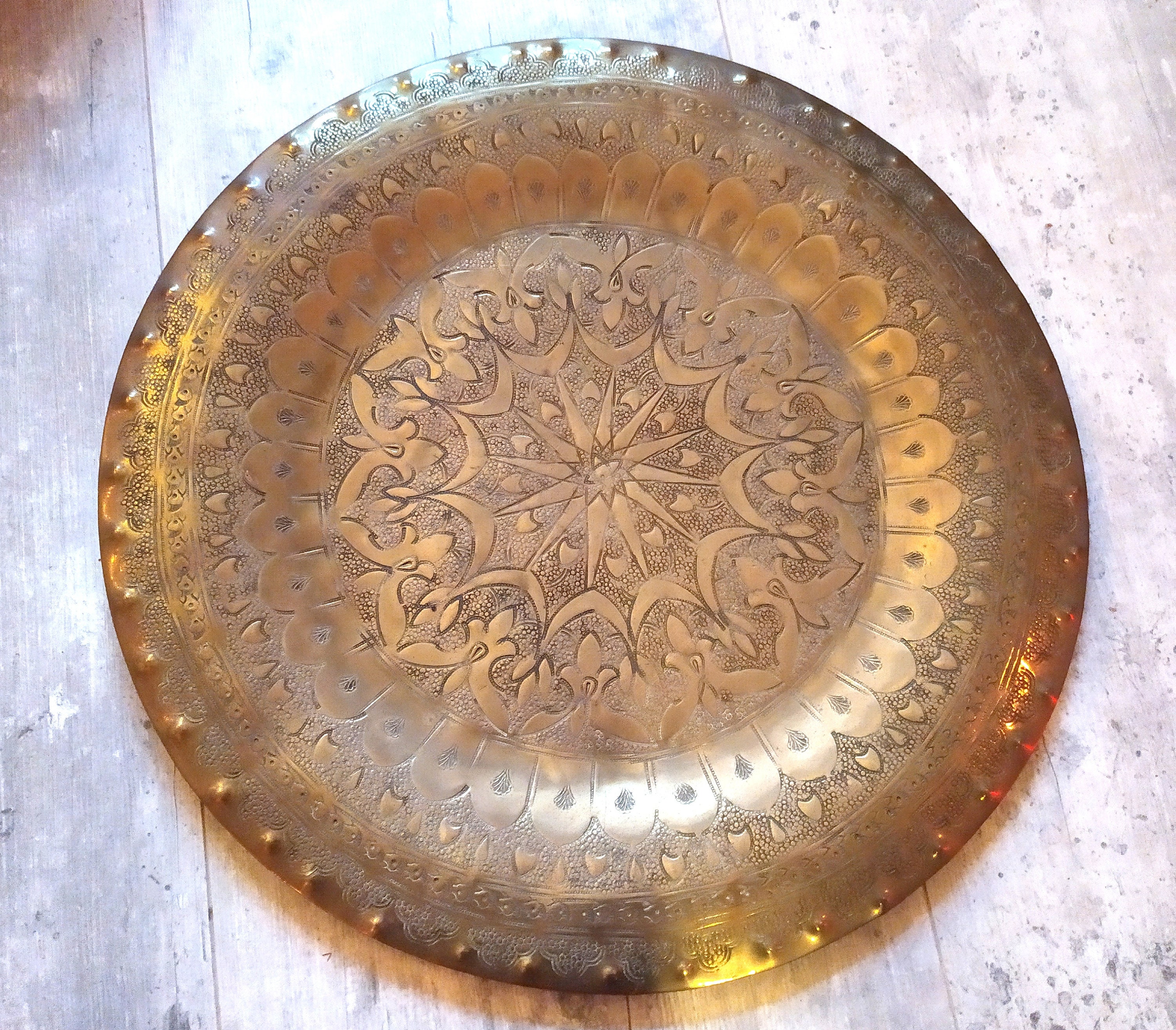 Plateau Vintage Marocain Oriental Très Travaillé Oriental Plate Fine Work Moroccan Mandala