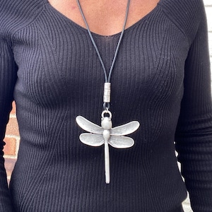 Collar largo con colgante de libélula de plata para mujer, collar con colgante de libélula, collar llamativo único para mujer, regalo para ella