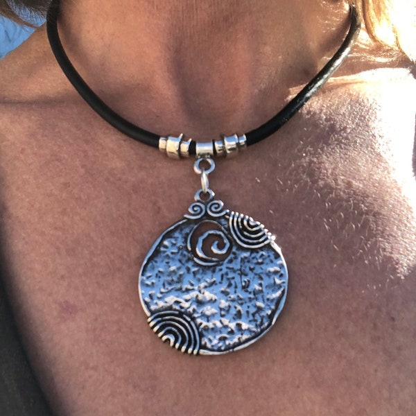 Silver Disc Pendant Choker Necklace Leather and Silver Bohemian Necklace for Women Silver and Leather Ethnic Jewellery Leather Jewellery
