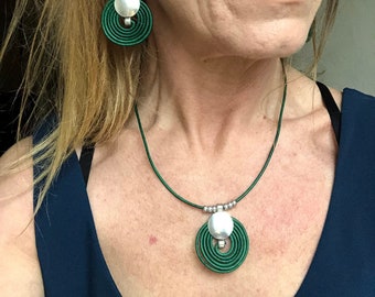 Leather Necklace and Earring Set, Leather Choker Necklace Set, Leather Earrings, Bohemian Leather Jewellery, Green Leather Jewellery Set