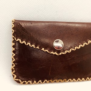 Braunes Leder zwei Fach Geldbörse, Unisex Geldbörse, Karte Brieftasche, Geldbörse mit geprägten Feder