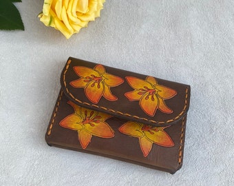 Leather Minimalist Purse for Women, Card Holder Wallet, Engraved Purse with Flowers, Gift for Mum, Sister, Girlfriend, Handmade Card Purse