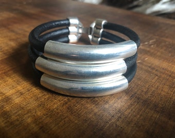 ブレスレット LANARCHIVE Leather layered jewel bracelet Leather Tube Bracelet, Layered Bracelet, Chunky Bracelet