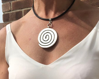 Zilveren spiraal hanger choker ketting voor vrouwen, verklaring spiraal hanger ketting, vrouwen grote zilveren spiraal hanger, verklaring ketting